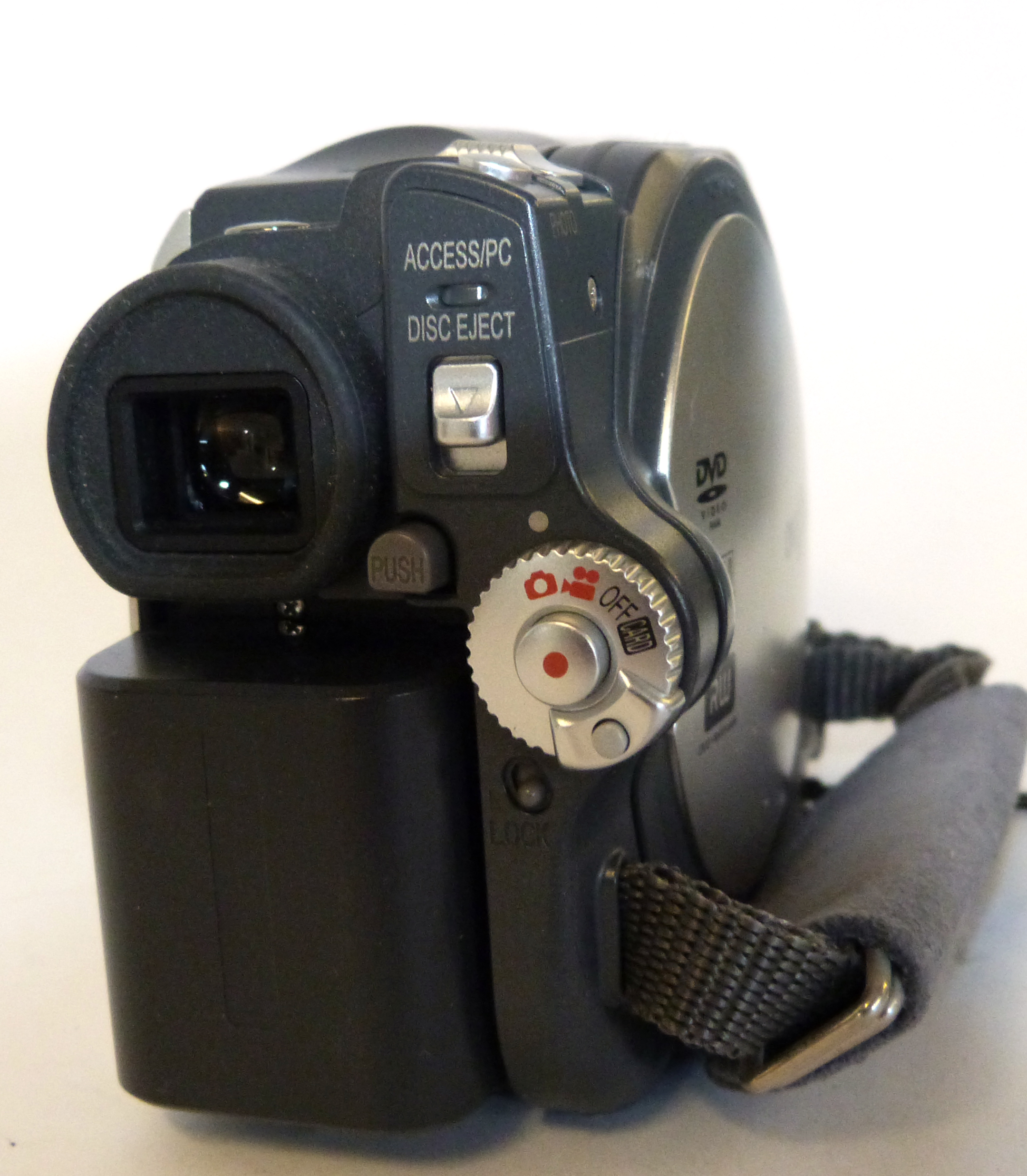 Hitachi D2-BX37E video camera with original box plus accessories - Image 5 of 8