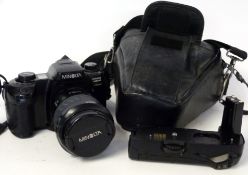 Minolta Dynax 600 Si Classic together with a Minolta AF35-200mm lens and case