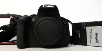 Canon 700D body plus charger