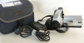 Panasonic NV-DS29 video camera plus manual, charger and case