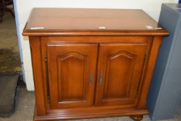 REPRODUCTION SIDE CABINET, LENGTH APPROX 96CM