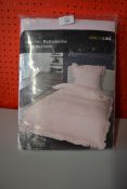 GOLD LINE PILLOW AND DUVET COVER SET (SINGLE)