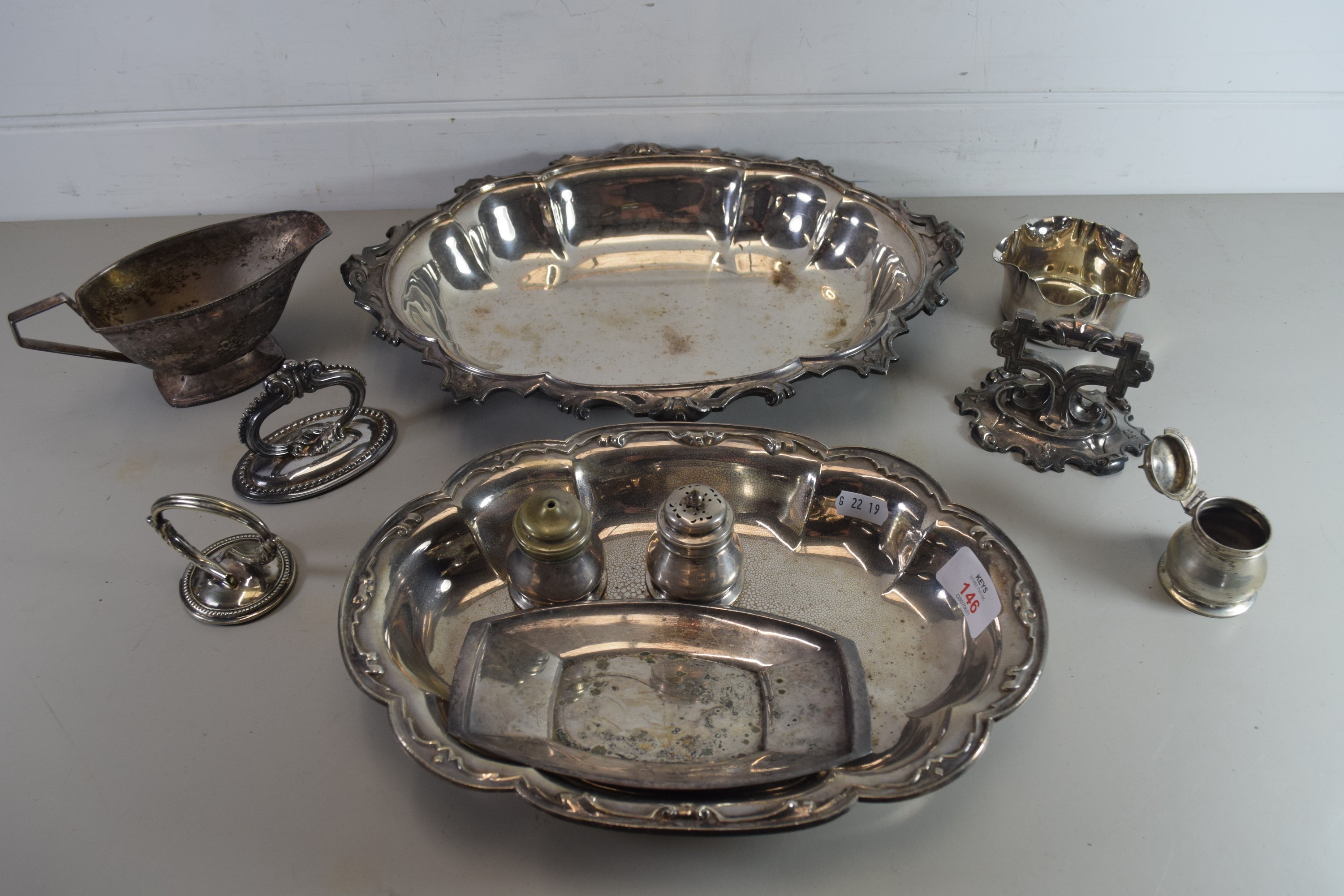 TRAY CONTAINING PLATED ITEMS