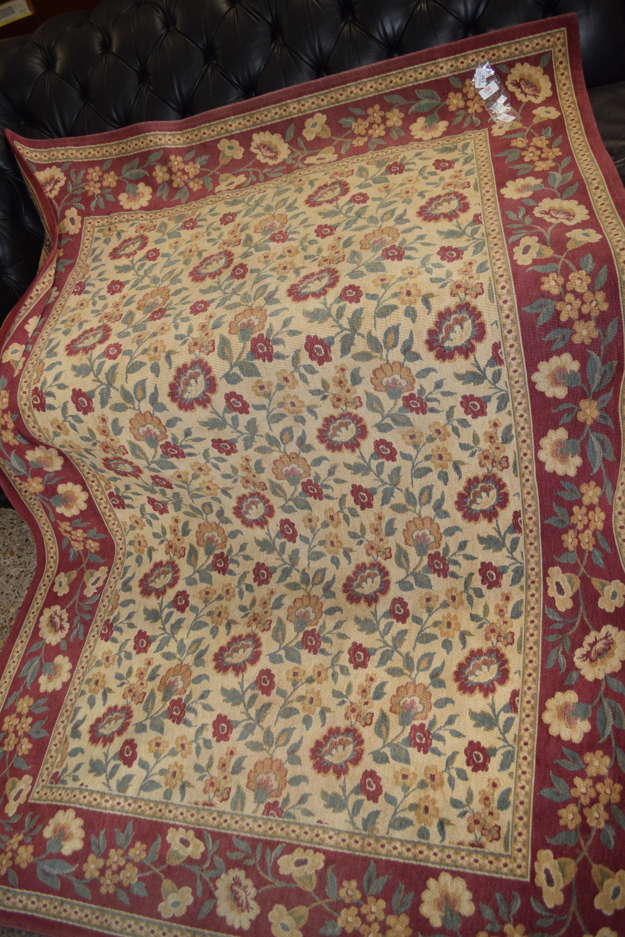 FLORAL DECORATED RUG, APPROX 128 X 200CM