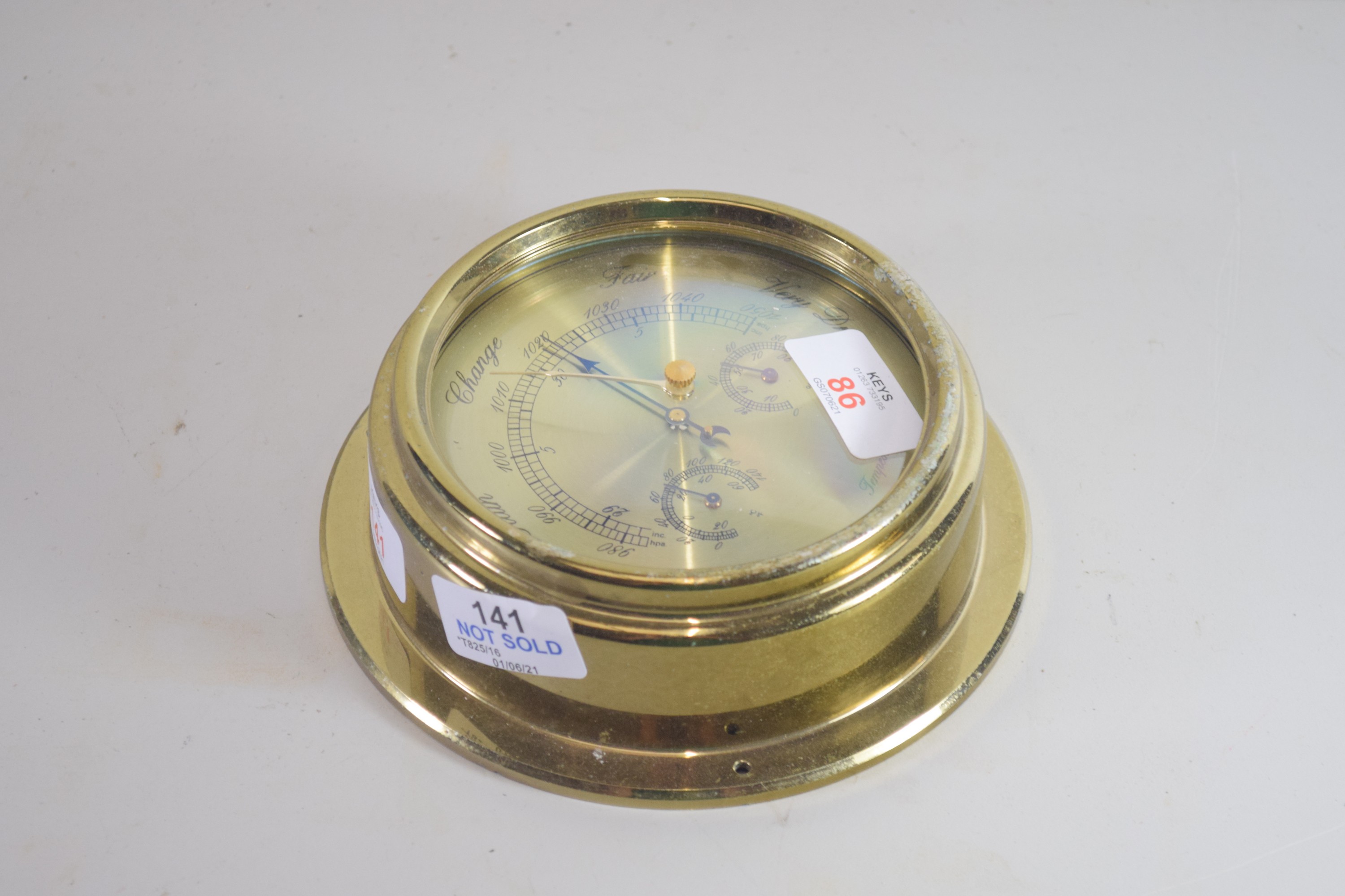 COMPASS IN BRASS EFFECT FRAME