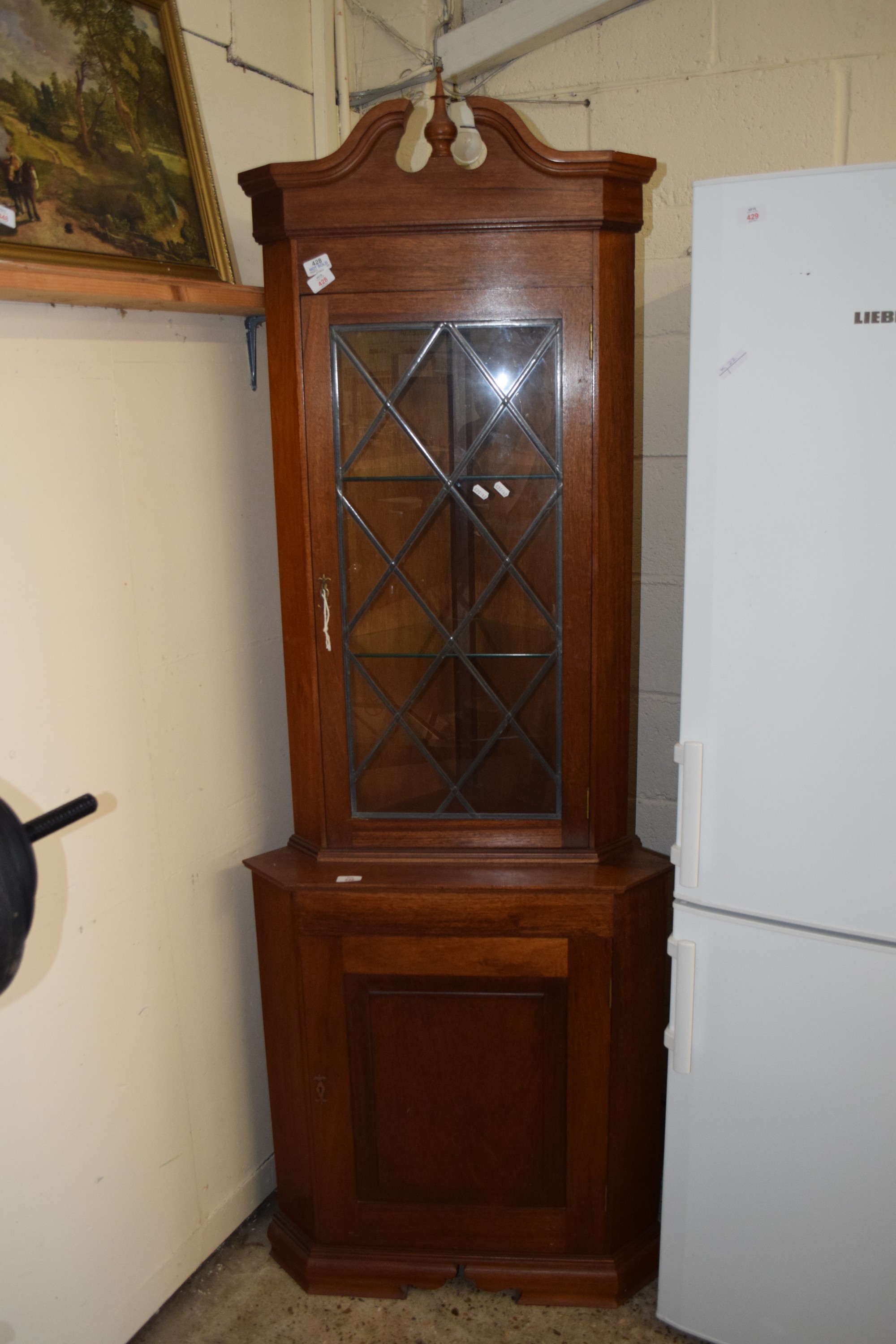 MAHOGANY EFFECT REPRODUCTION CORNER CABINET WITH ASTRAGAL GLAZED DISPLAY, WIDTH APPROX 58CM MAX