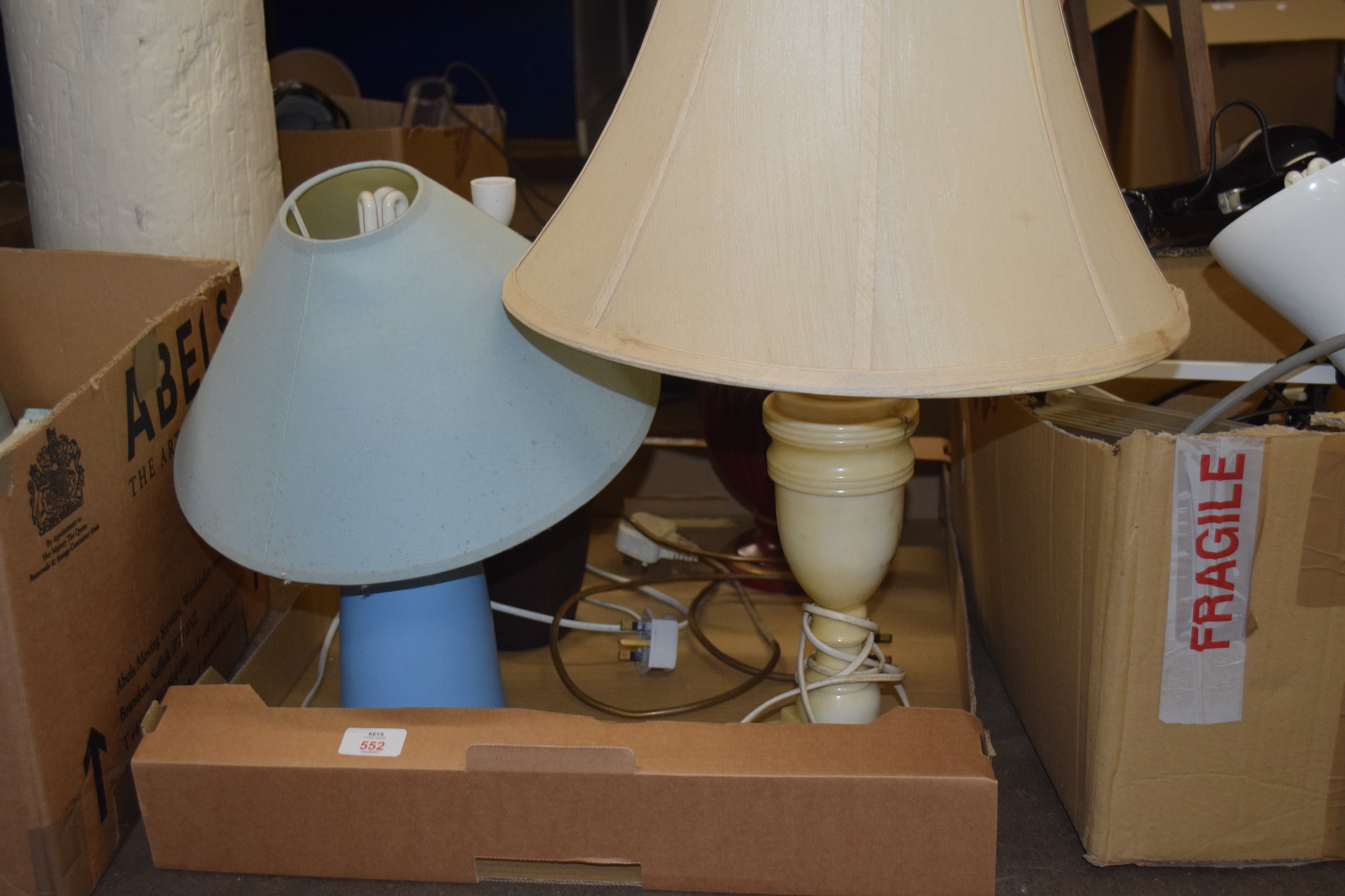 BOX CONTAINING LAMPS AND SHADES