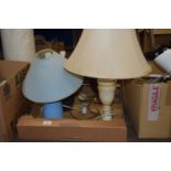 BOX CONTAINING LAMPS AND SHADES