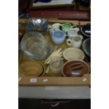 TRAY CONTAINING KITCHEN WARES, CERAMICS AND GLASS INCLUDING VARIOUS JUGS, SMALL CASSEROLE ETC