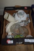 SMALL BOX OF CHINA AND GLASS WARES, MAINLY KITCHEN ITEMS