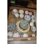 TRAY CONTAINING VARIOUS CERAMICS, MAINLY KITCHEN WARES