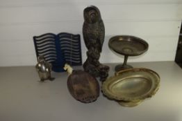 METAL FIGURE OF AN OWL