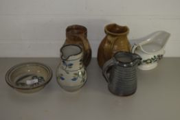 POTTERY WARES, VARIOUS JUGS AND SMALL BOWLS