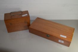 SMALL WOODEN BOX AND A FURTHER WOODEN BOX WITH CIGARETTE CARDS