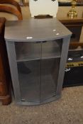 GLAZED HI FI CABINET, WIDTH APPROX 54CM