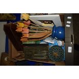 BOX CONTAINING TREEN WARES INCLUDING WOODEN MODELS OF TULIPS, SMALL BOXED COMPASS SET AND VARIOUS