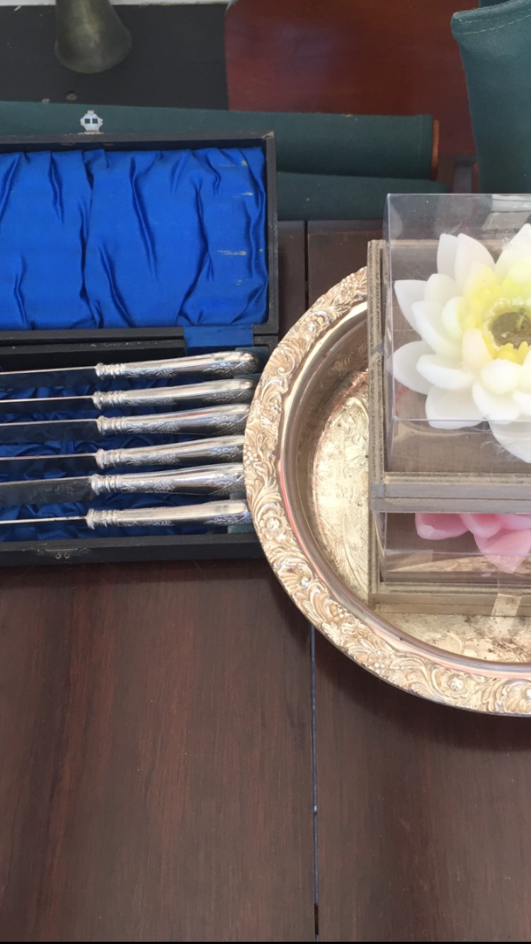 SMALL BOX CONTAINING PLATED WARES, FLOATN GFLOWER CANDLES AND PLATED FLOAT BOWL