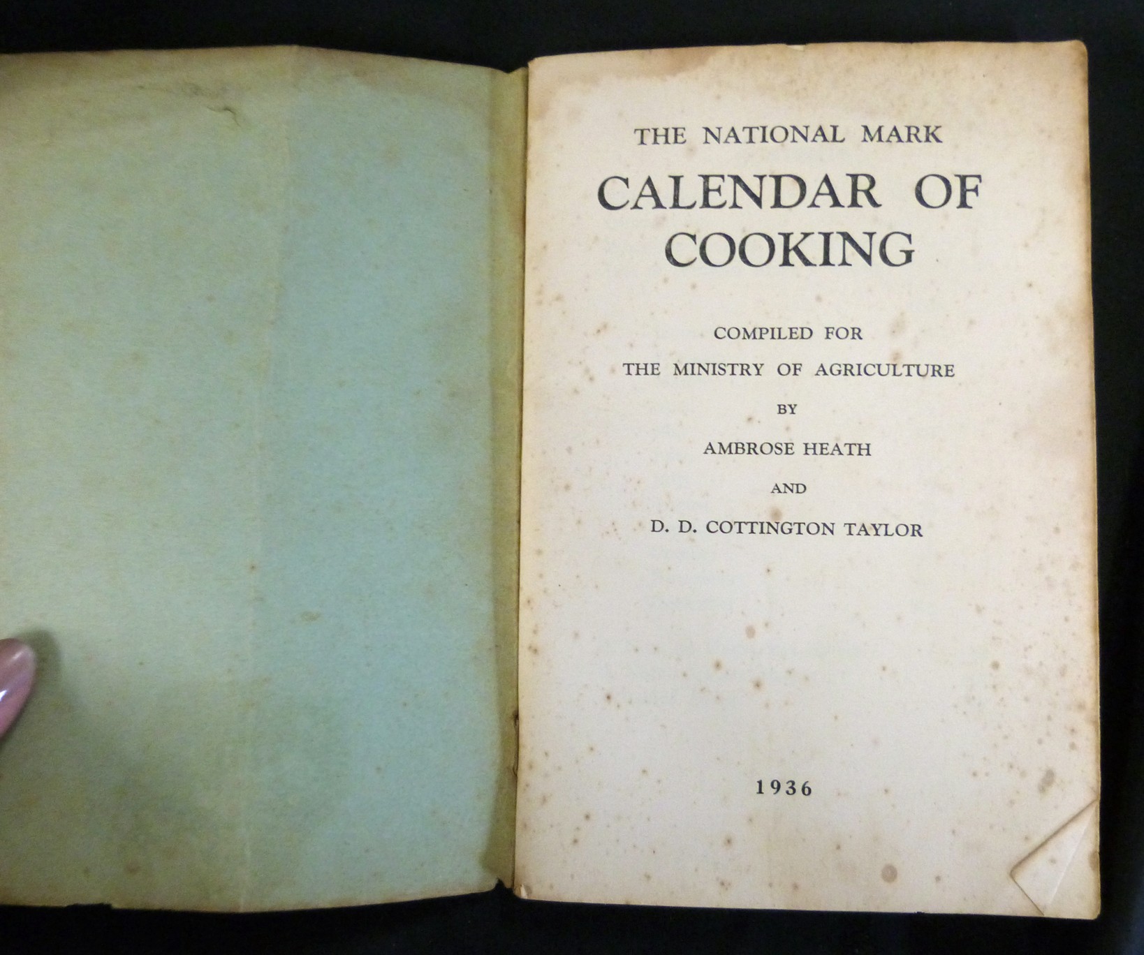 MARY JEWRY (ED): WARNE'S MODEL COOKERY AND HOUSEKEEPING BOOK, London, Frederick Warne, 1868, 1st - Image 2 of 8