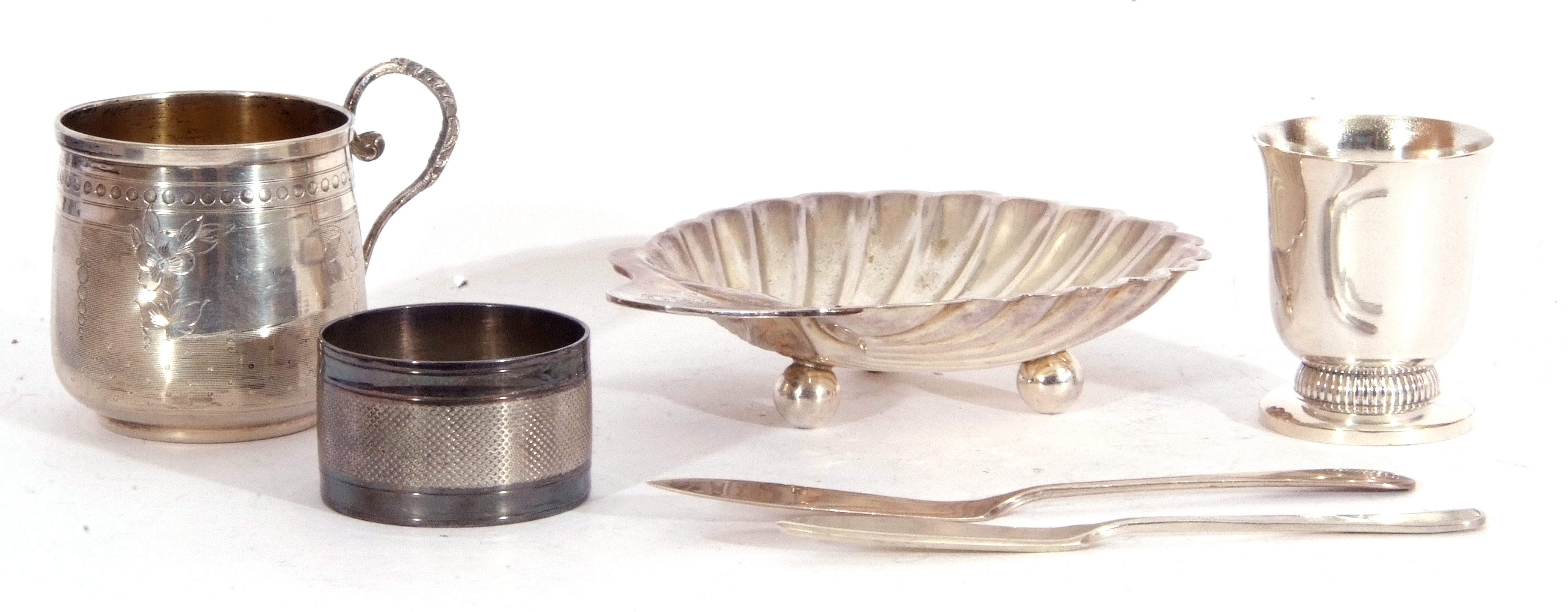 Mixed Lot: Victorian silver shell dish of typical form with engraved monogram, standing on three