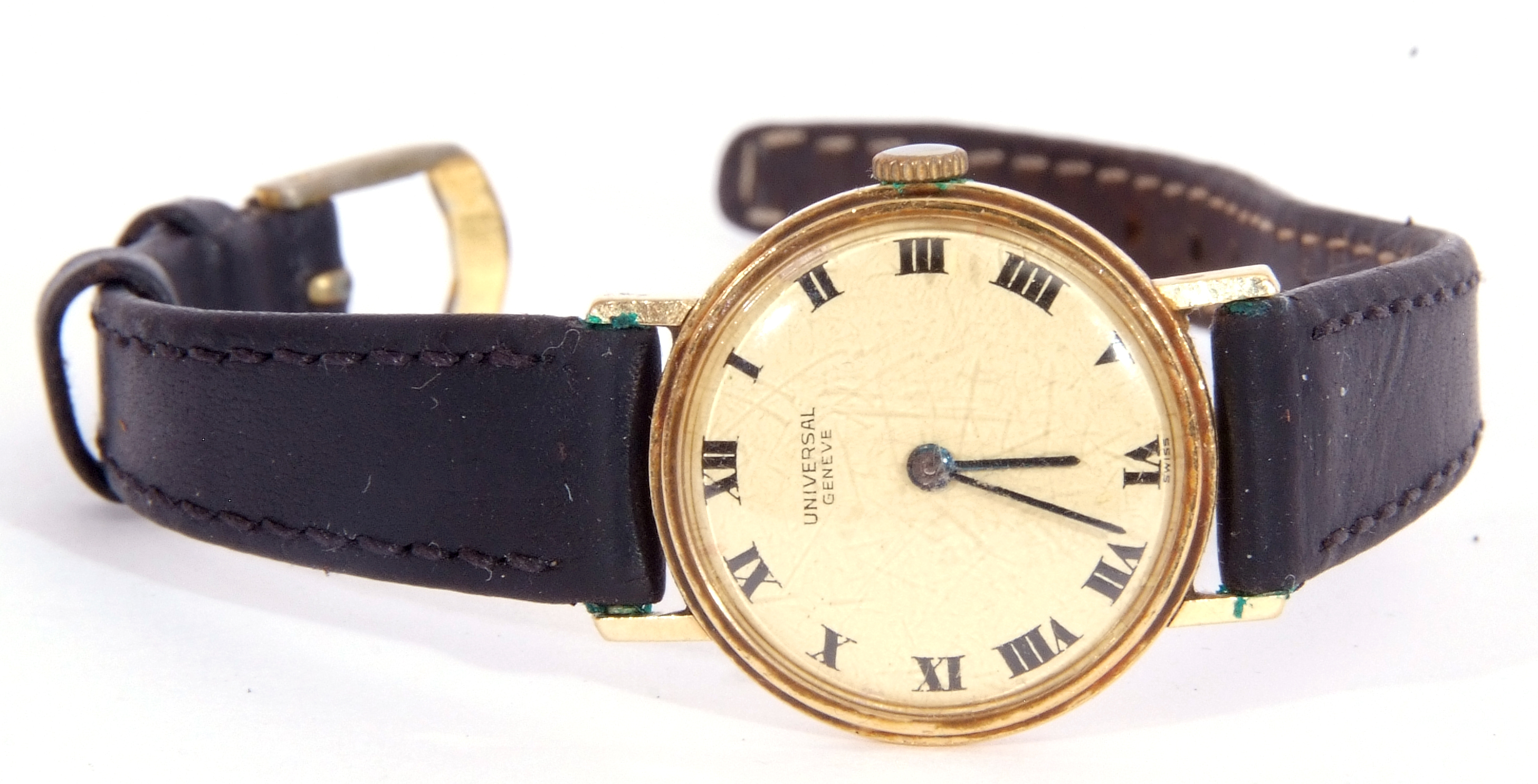 First quarter of 20th century ladies wrist watch, the round dial with black painted Roman