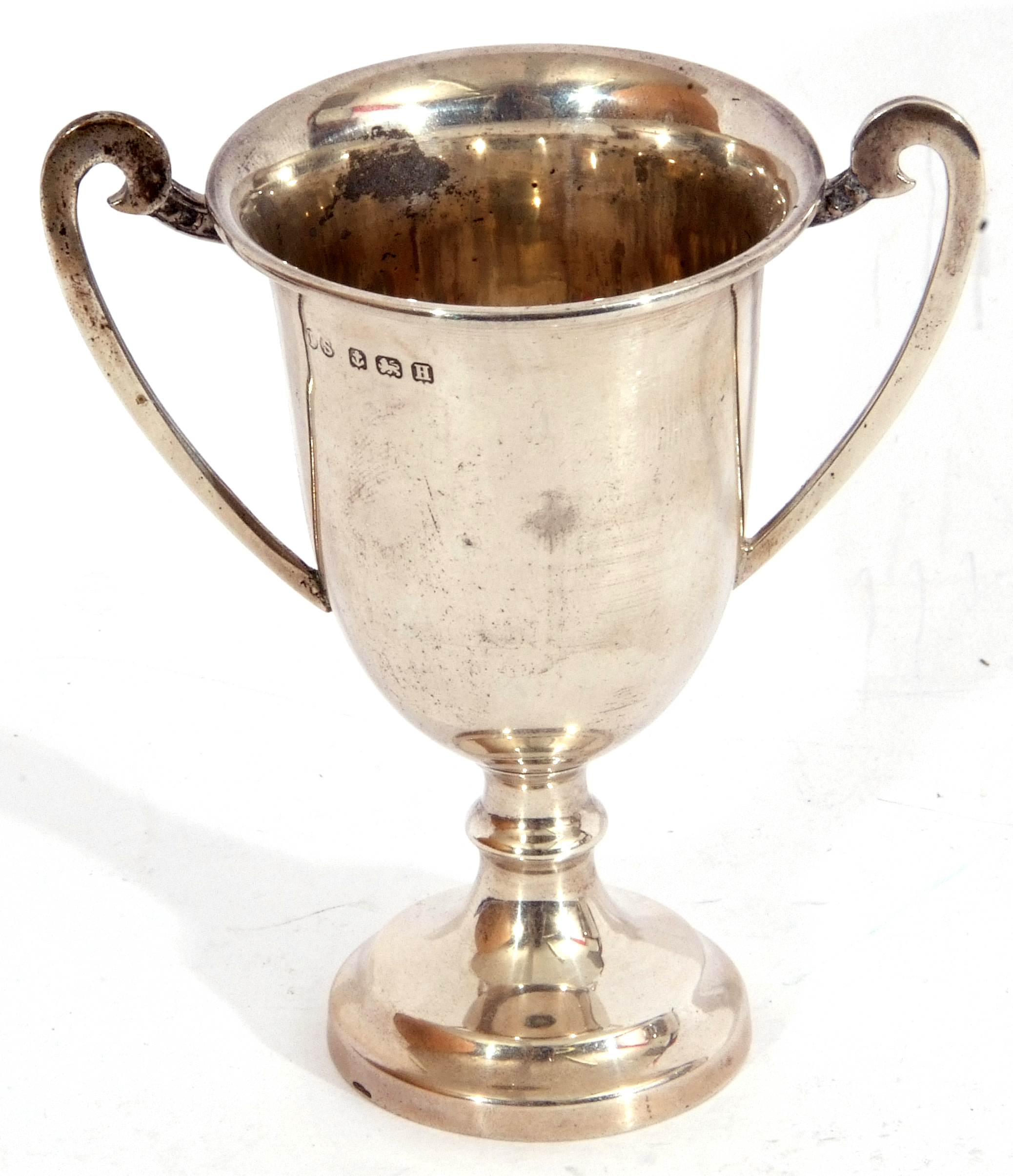 Mixed Lot: George VI silver tankard of tapering cylindrical form, applied reeded C-shaped handle - Image 6 of 7