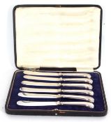 Cased six silver pistol handled tea knives, dated 1915/16/19 with mixed makers