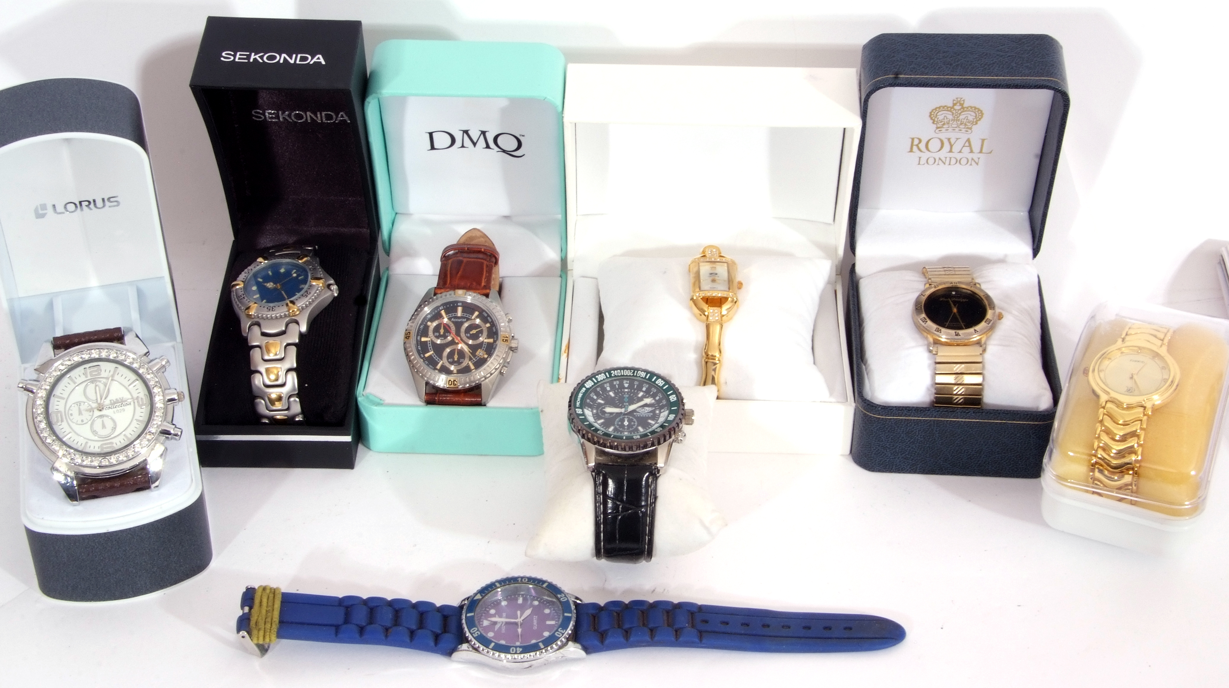 Collection of 8 modern wrist watches, 5 gents quartz examples to include an Accurist and an Oskar