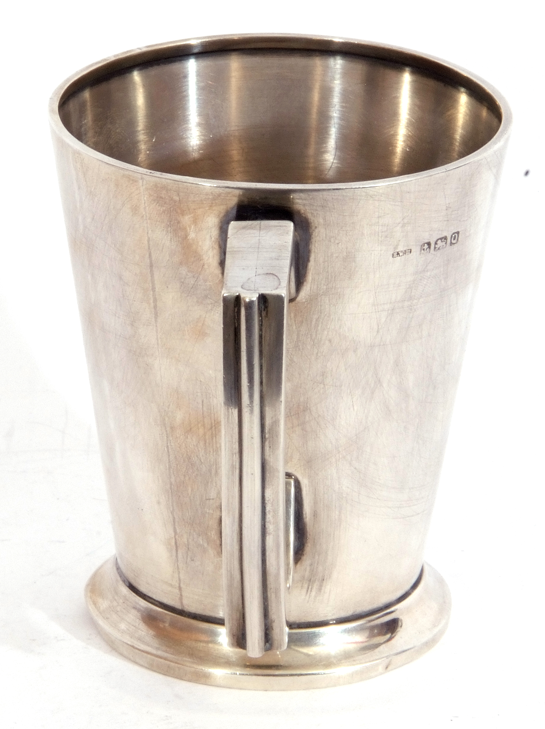 Mixed Lot: George VI silver tankard of tapering cylindrical form, applied reeded C-shaped handle - Image 5 of 7