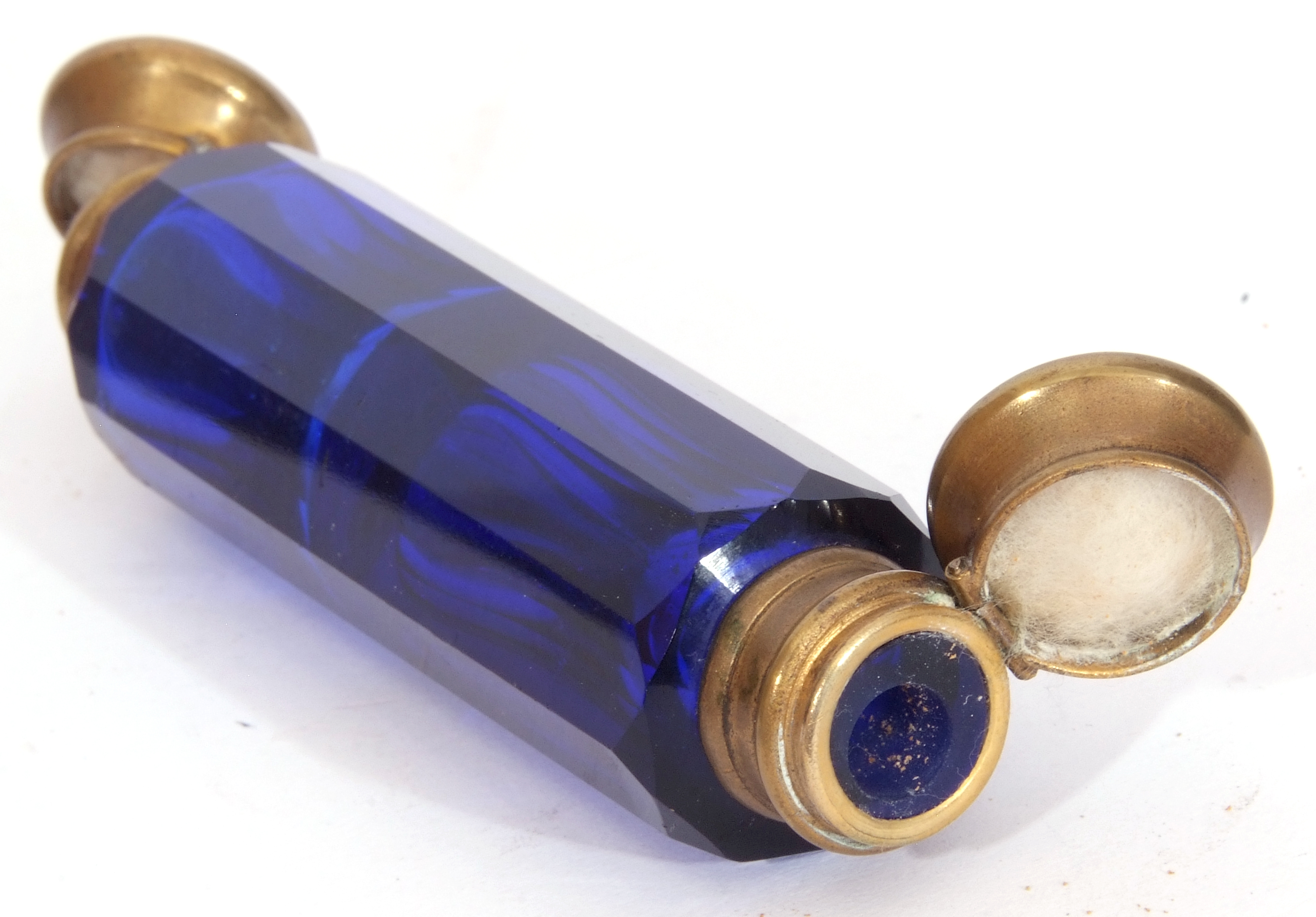 Mixed Lot: antique blue faceted glass double ended scent bottle with gilt metal fittings, 13cm long, - Image 16 of 16