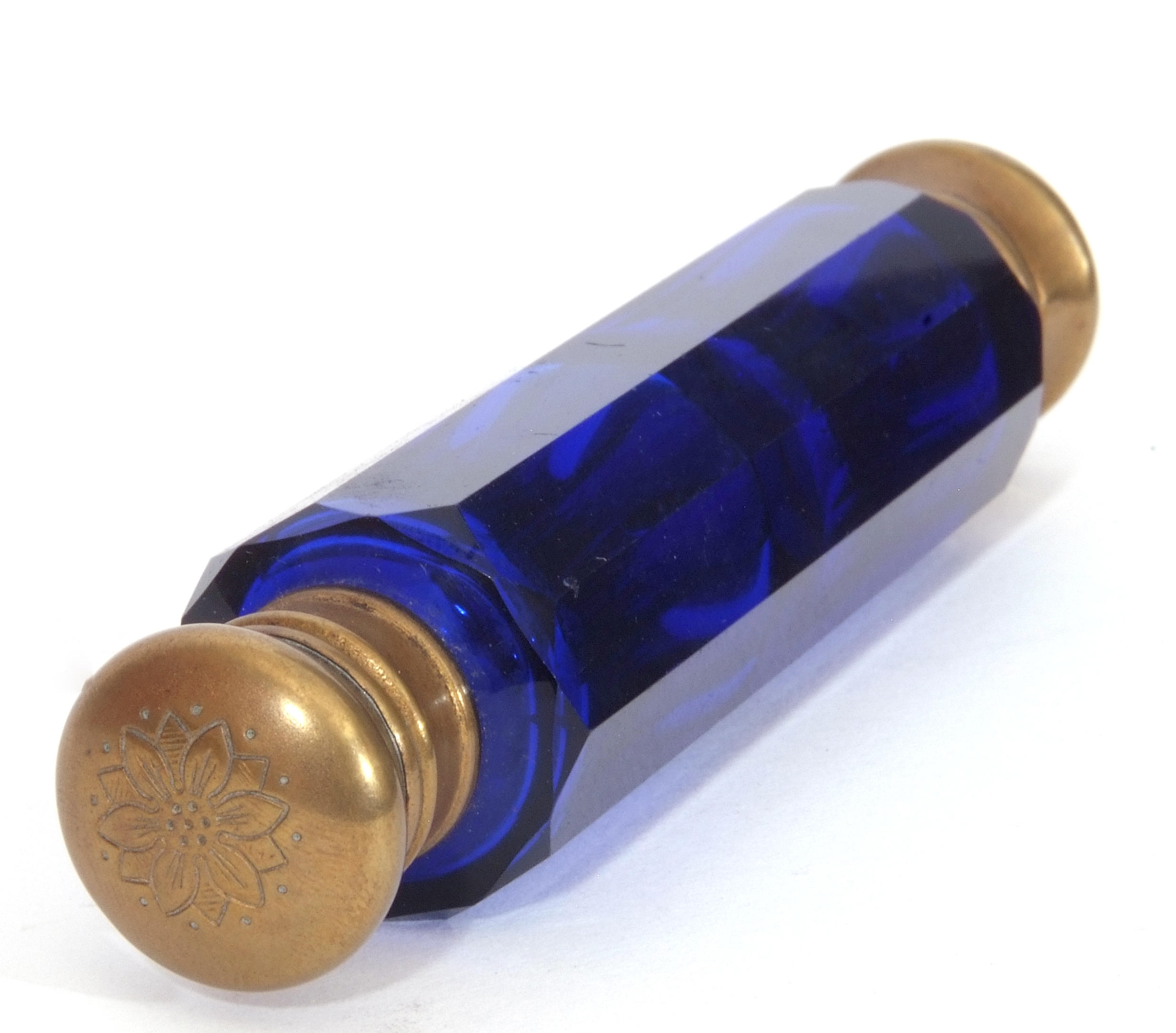 Mixed Lot: antique blue faceted glass double ended scent bottle with gilt metal fittings, 13cm long, - Image 13 of 16