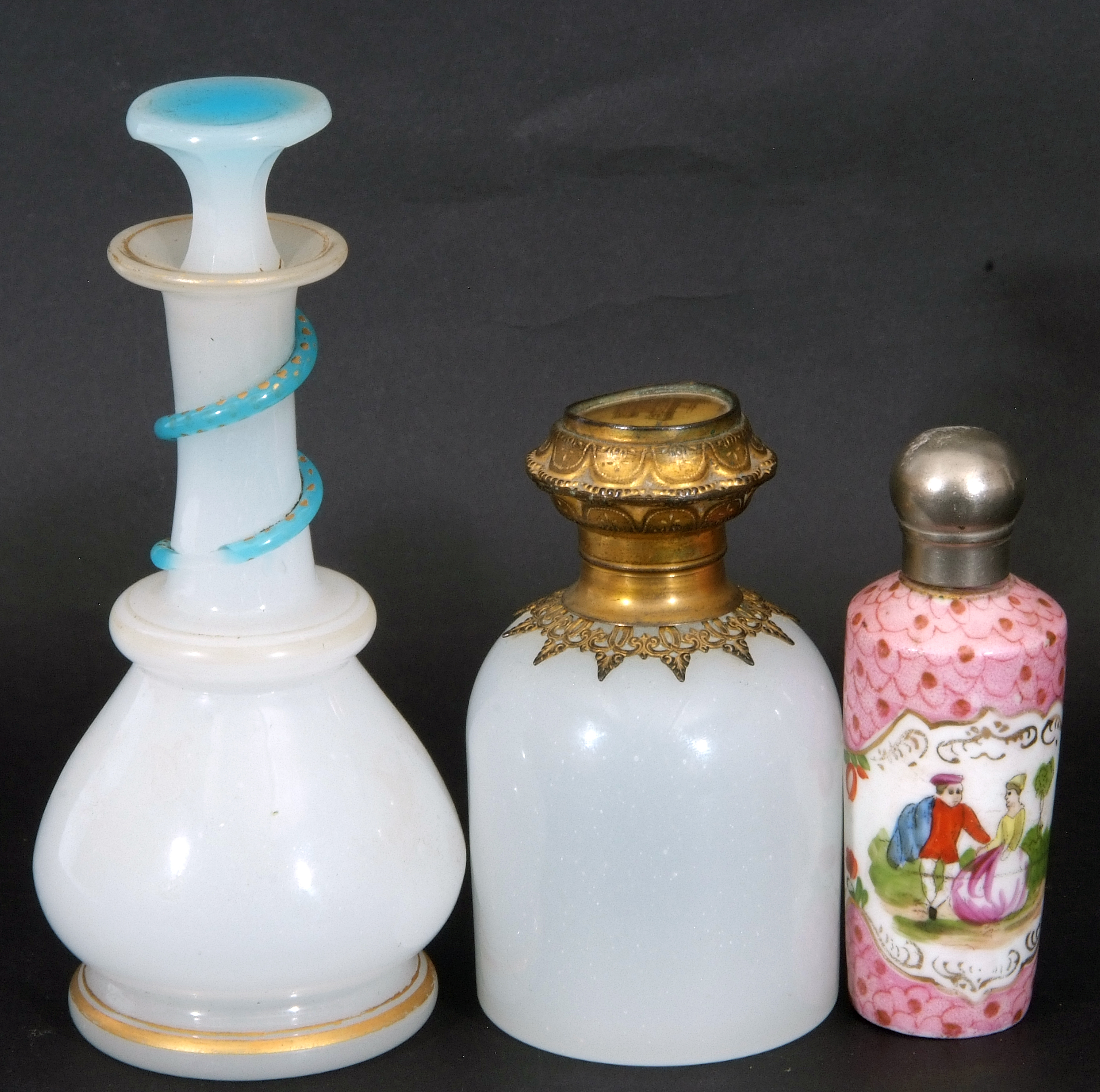 Mixed Lot: 19th century milk glass scent bottle with gilt metal hinged lid with inset to cap, a - Image 4 of 12