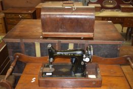 SINGER HAND CRANKED SEWING MACHINE IN WOODEN CASE, SERIAL NO AC511087