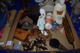 TRAY CONTAINING POTTERY MODEL OF AN ORIENTAL GIRL, OTHER WOODEN ITEMS, WOODEN MODELS OF HORSES ETC