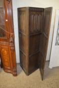 OAK ROOM DIVIDING SCREEN WITH CARVED DECORATION, EACH PANEL APPROX 46CM