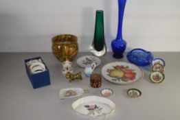 BOX CONTAINING CERAMICS AND GLASS WARES