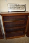 LOW MAHOGANY OPEN BOOKCASE, WIDTH APPROX 99CM