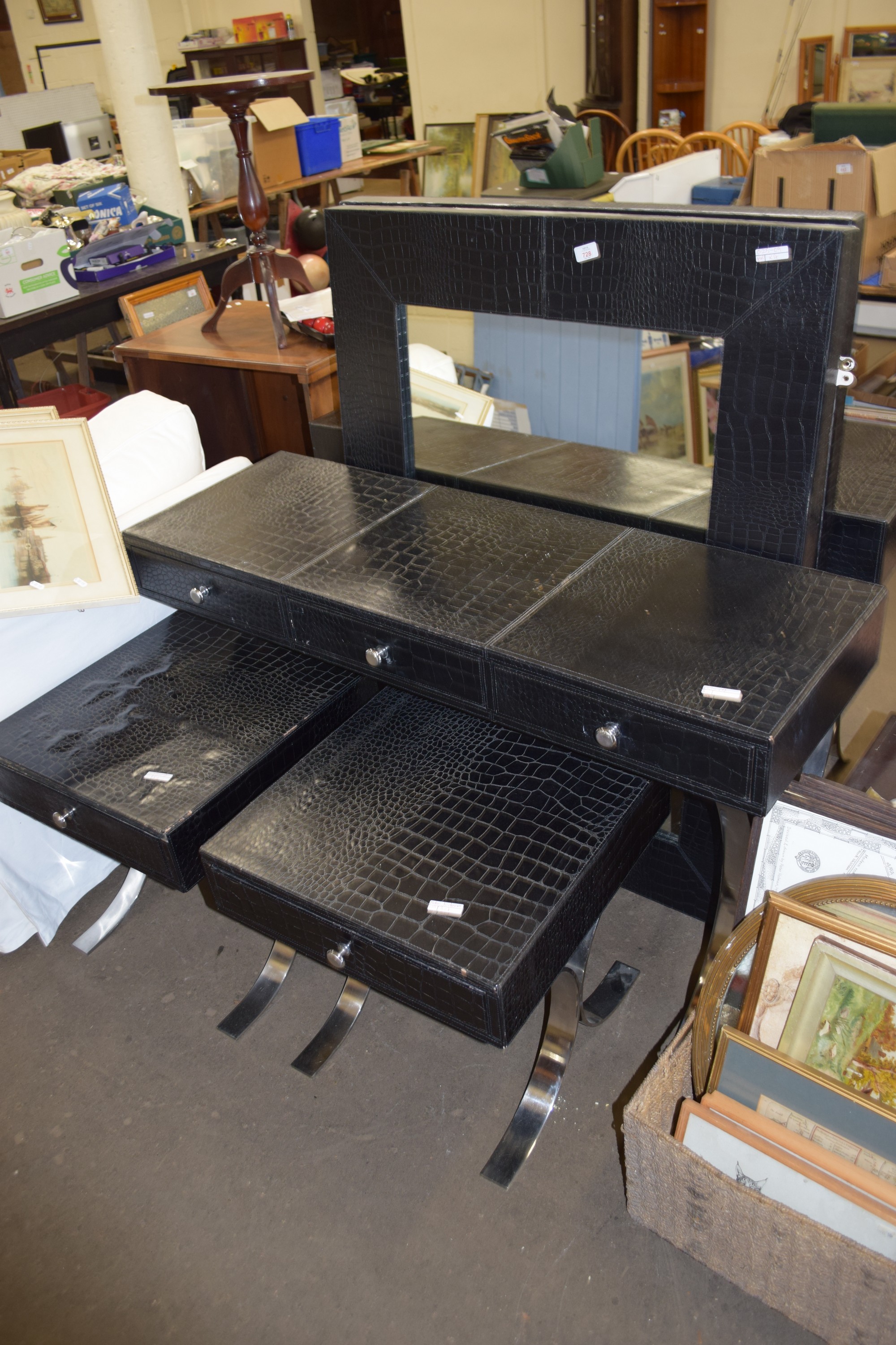 DRESSING TABLE WITH MIRROR WITH FAUX LEATHER FINISH