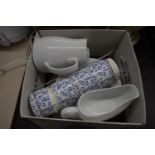 BOX CONTAINING KITCHEN CERAMICS, JUGS, GRAVY BOAT ETC