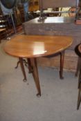 Mahogany gate leg table, approx 84 x 98cm