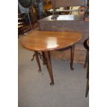 Mahogany gate leg table, approx 84 x 98cm