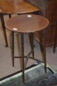 Edwardian circular mahogany occasional table, approx diam 45.5cm