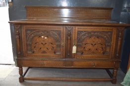 Good quality early 20th century oak sideboard in 17th century style having a chequered inlaid