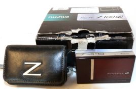 Fujifilm Finepix 2100 FD with case and box plus accessories