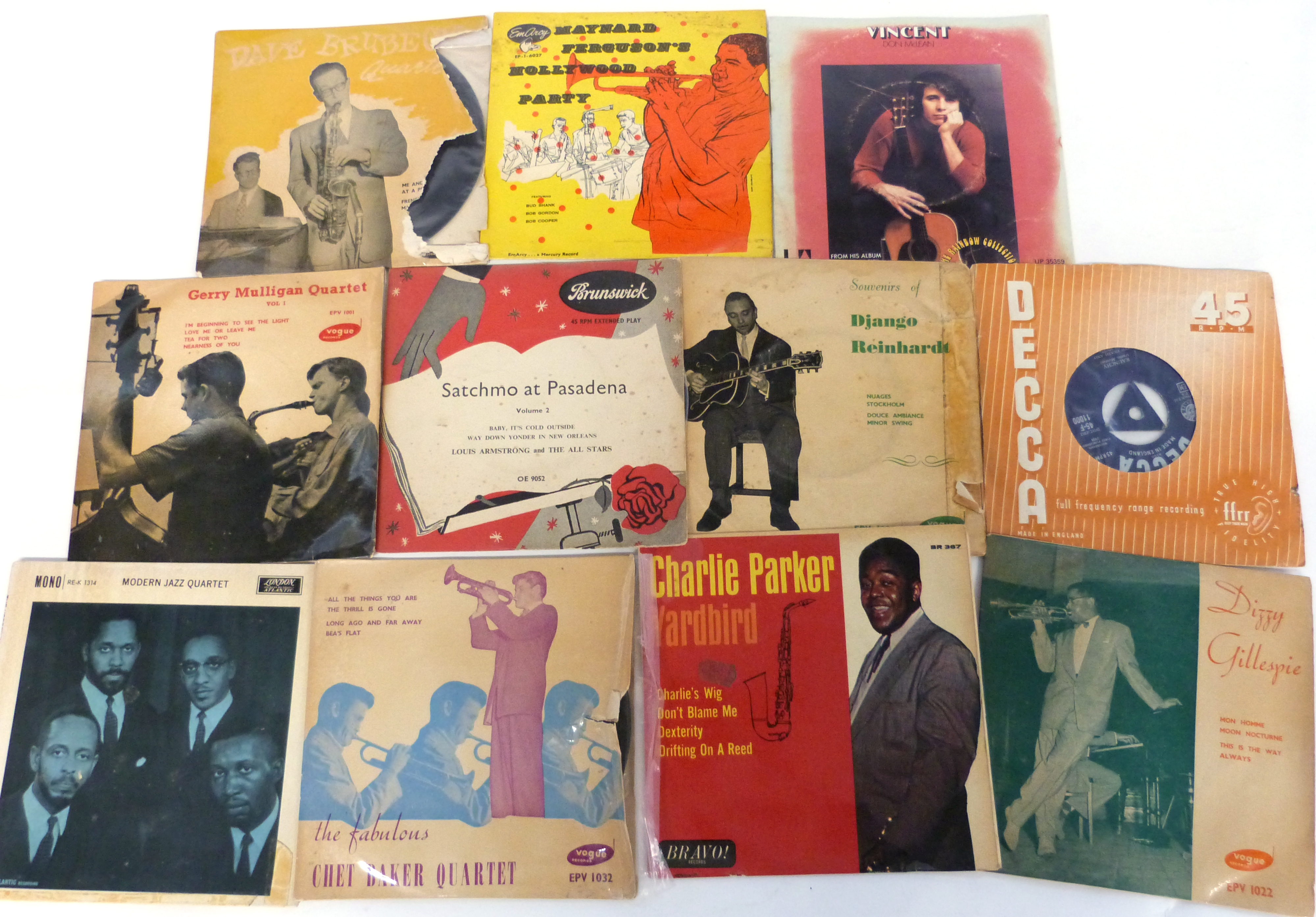 A packet of 11 jazz/swing 45s to include Charlie Parker, Dizzy Gillespie, Chet Baker etc. Conditions
