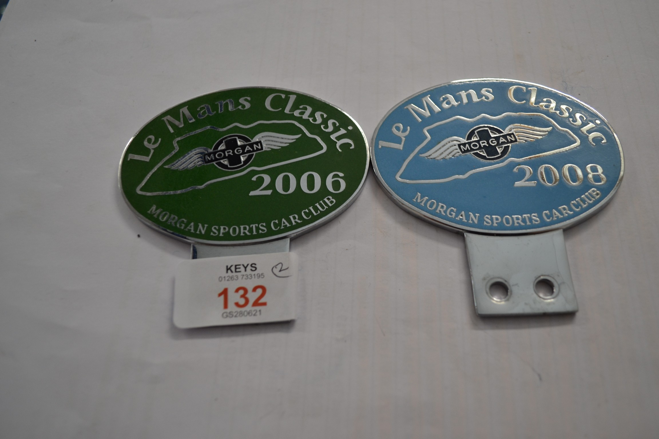 TWO BADGES FOR THE MORGAN SPORTS CAR LE MANS 2006, 2008