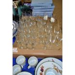 TRAY CONTAINING CHAMPAGNE GLASSES