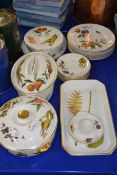 ROYAL WORCESTER EVESHAM TABLE WARES, PLATES, SIDE PLATES, OVAL TUREEN, CIRCULAR TUREEN ETC