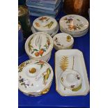 ROYAL WORCESTER EVESHAM TABLE WARES, PLATES, SIDE PLATES, OVAL TUREEN, CIRCULAR TUREEN ETC