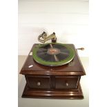 VINTAGE GRAMOPHONE PLAYER