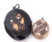 Mixed Lot: Victorian set oval locket, the front inlaid with gold coloured flowers and leaves with